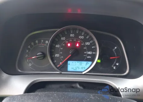 2015 Toyota Rav4 Le z USA, uszkodzony, nr VIN JTMBFREV5FD142782